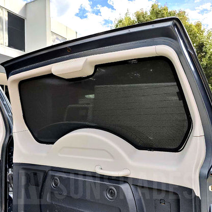 Mitsubishi Pajero NX Sun Shades 2006-Now [Front Door]