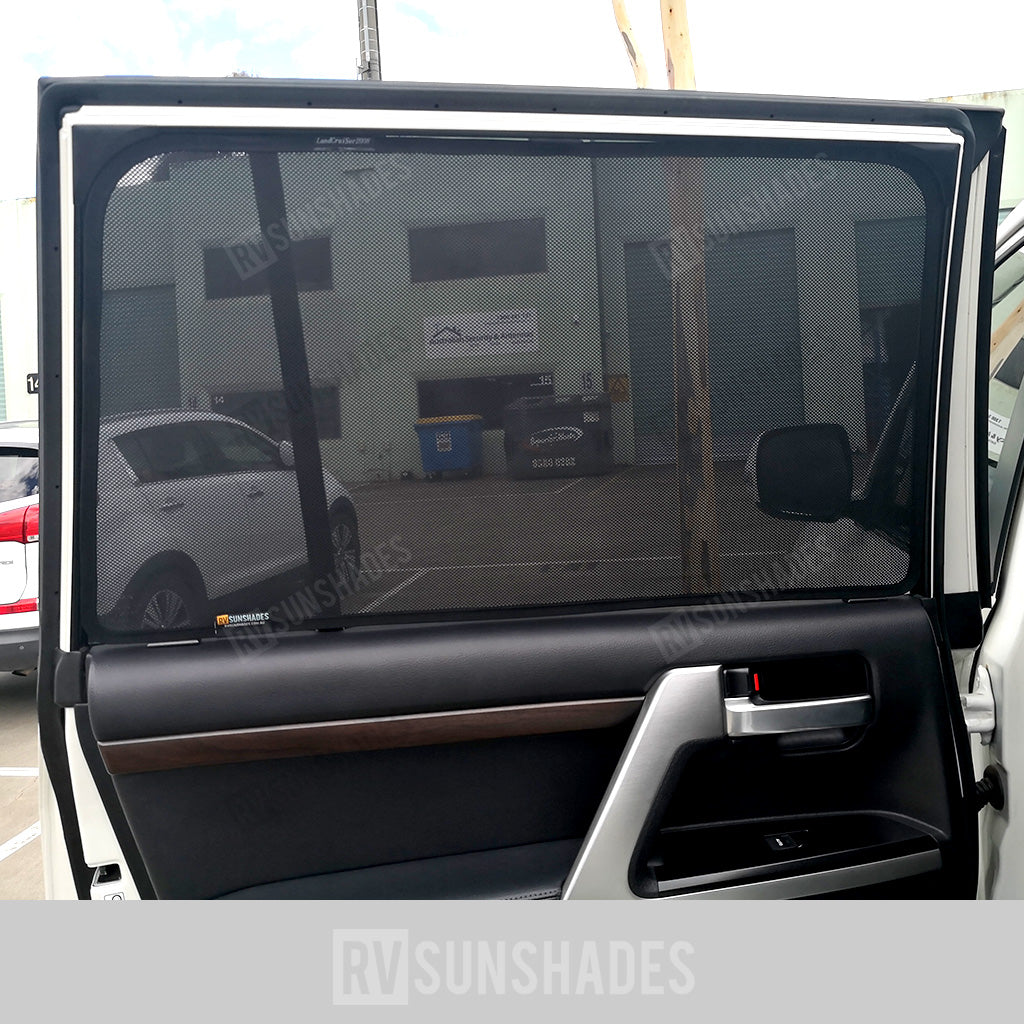 TOYOTA Land Cruiser 100 Series Sun Shade 1998-2007 [Tailgate Window]